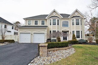 4 Sunset Dr, Jackson, NJ 08527