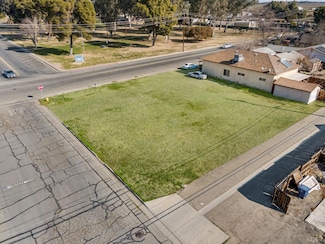 698 E Polk St, Coalinga, CA 93210