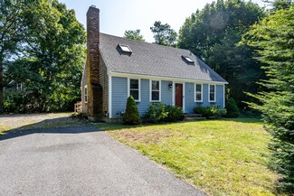 26 Woodridge Rd, East Sandwich, MA 02537