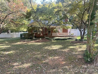 3238 Campbell Dr, Charlotte, NC 28205