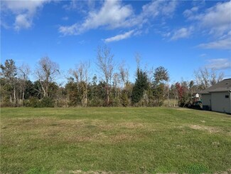238 River Place Dr, Hahnville, LA 70057