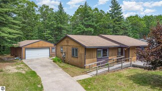 2101 Fern Rd, Oscoda, MI 48750