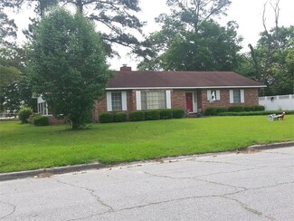405 North St, Alma, GA 31510