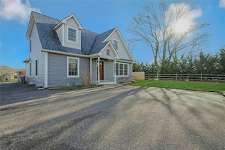 1727 Main Rd, Jamesport, NY 11947