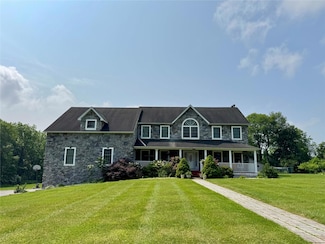 10 Wyllys Ct, Rock Tavern, NY 12575