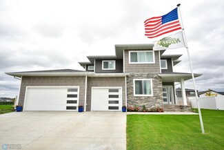 1107 Legion Ln W, West Fargo, ND 58078