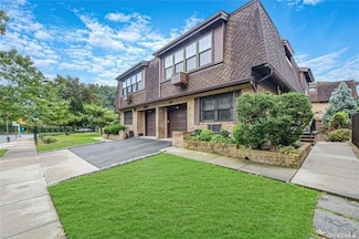 232-10 Horace Harding Expy Unit 2Fl, Oakland Gardens, NY 11364