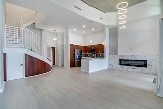 300 S Australian Ave Unit 127, West Palm Beach, FL 33401