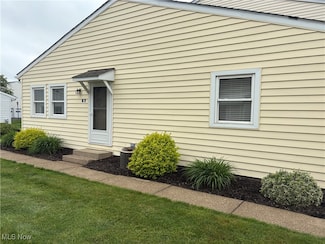 2531 Royal County Down Unit A, Uniontown, OH 44685