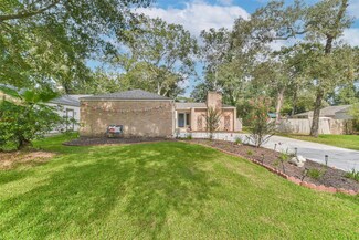57 Artesian Oaks Dr, Conroe, TX 77304