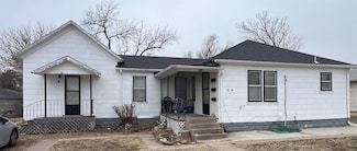 304 E 14th St, Hays, KS 67601