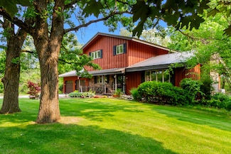 948 Ann St, Genoa City, WI 53128