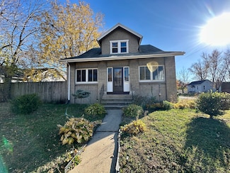 904 9th St, La Salle, IL 61301