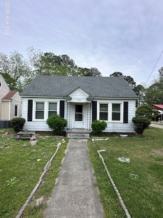 300 W Bryant St, Enfield, NC 27823