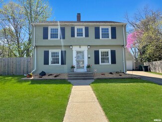 600 N Iris Ct, West Peoria, IL 61604
