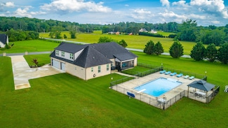 15 Breckinridge Dr, Chickamauga, GA 30707