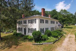 51 Old Center Rd, Deerfield, NH 03037