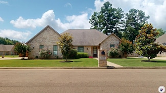 7215 Palisades Dr, Texarkana, TX 75503