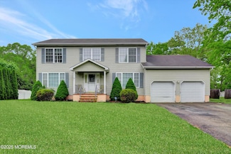5 Isabella Dr, Lakewood, NJ 08701