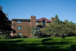 1360 Brook St Unit D, Saint Charles, IL 60174