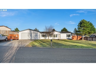 1410 Xylo St, Florence, OR 97439
