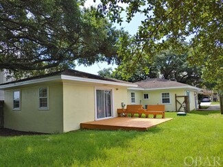206 W Atlantic St, Kill Devil Hills, NC 27948