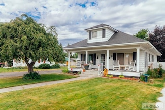 242 N Park Ave, Shelley, ID 83274