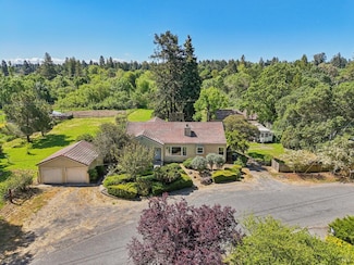 6755 Carol Dr, Sebastopol, CA 95472