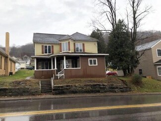 715 Franklin St, Clymer, PA 15728