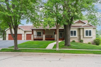 1805 Maple Ln, Saint Cloud, MN 56304