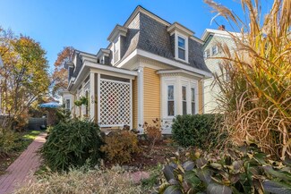 68 West St, Hyde Park, MA 02136