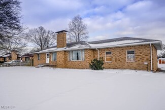 128 Perry Dr NW, Canton, OH 44708
