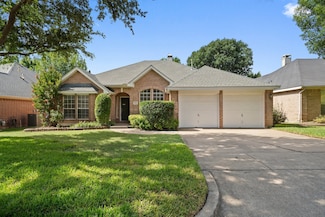 6905 Windwood Trail, Fort Worth, TX 76132