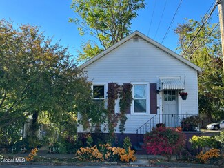 30 111th St, Troy, NY 12182