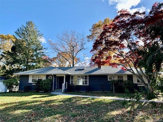 250 Krause Rd, Mattituck, NY 11952