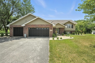 22 Summerhill Dr, Dyer, IN 46311