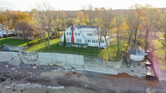 5198 Lake Shore Rd, Hamburg, NY 14075