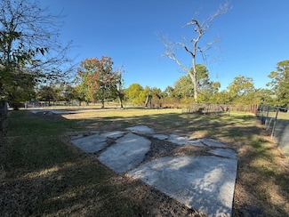 200 Avenue K, Baytown, TX 77520