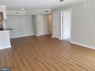 3307 Wyndham Cir Unit 2158, Alexandria, VA 22302