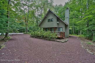 1122 Oakland Place, Pocono Pines, PA 18350