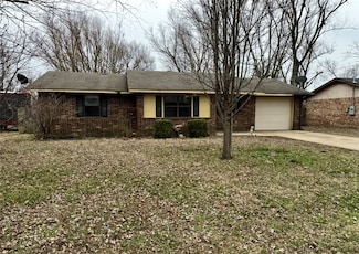1004 SE 11th St, Bentonville, AR 72712
