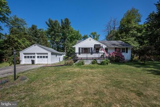 8 Oregon Ave, Mount Laurel, NJ 08054