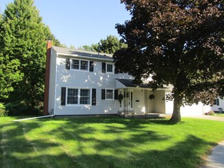 8 Taylor Dr, Swanton, VT 05488