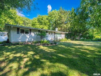 111 Steiner Rd, East Peoria, IL 61611