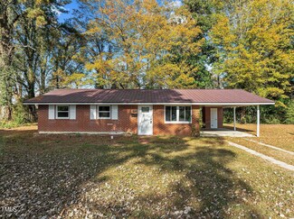 717 S Chestnut Cir, Goldsboro, NC 27530