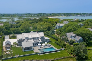 41 Monomoy Rd, Nantucket, MA 02554