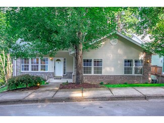 752 S 73rd St, Springfield, OR 97478
