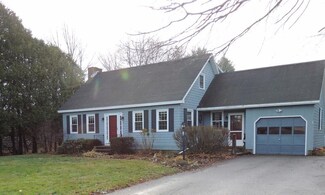 16 Westwood Dr, Orono, ME 04473