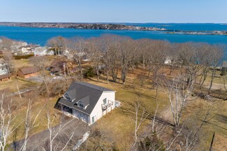 3 Twin Oaks Rd, Harpswell, ME 04079