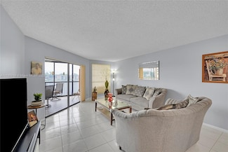 7250 Fairfax Dr Unit 302, Tamarac, FL 33321